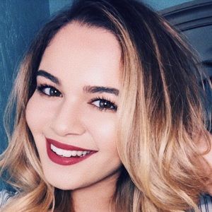 Meet your Posher, Roxana